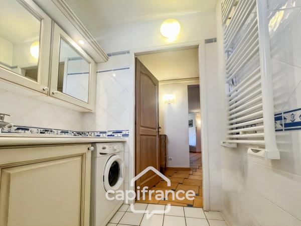 DOMAINE DE PONT ROYAL SECTEUR RESIDENTIEL APPARTEMENT climatisé DE 68 M2 DEUX CHAMBRES climatisées, terrasse, PISCINE