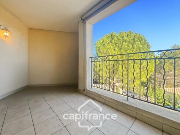 DOMAINE DE PONT ROYAL SECTEUR RESIDENTIEL APPARTEMENT climatisé DE 68 M2 DEUX CHAMBRES climatisées, terrasse, PISCINE