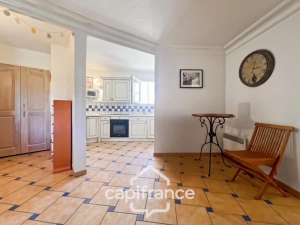 DOMAINE DE PONT ROYAL SECTEUR RESIDENTIEL APPARTEMENT climatisé DE 68 M2 DEUX CHAMBRES climatisées, terrasse, PISCINE