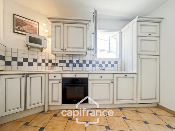 DOMAINE DE PONT ROYAL SECTEUR RESIDENTIEL APPARTEMENT climatisé DE 68 M2 DEUX CHAMBRES climatisées, terrasse, PISCINE