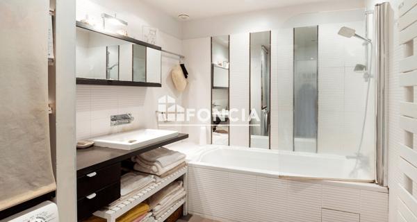 À vendre Appartement 3 pièces 76.22 m² - Paris 75010