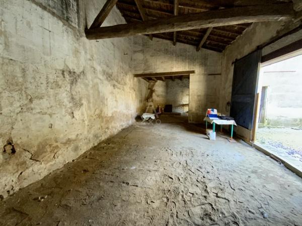 Gard (30) - Manduel - Grange à réhabiliter