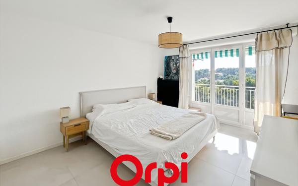 Appartement à vendre    2 pièces •  Bandol