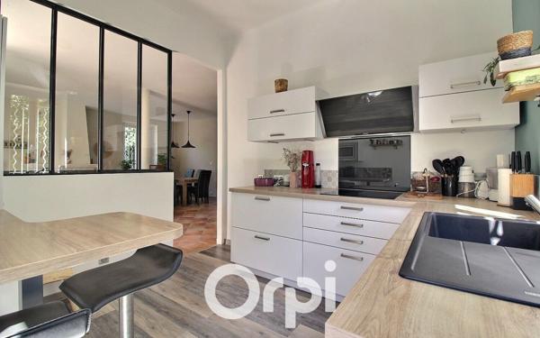 Maison à vendre    4 pièces • 113 m2 Marseille 12