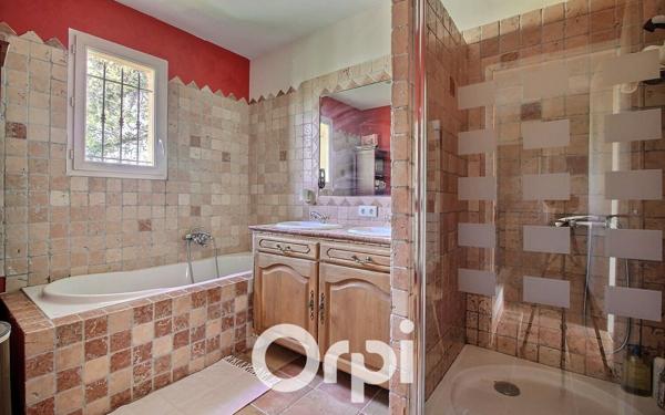 Maison à vendre    4 pièces • 113 m2 Marseille 12