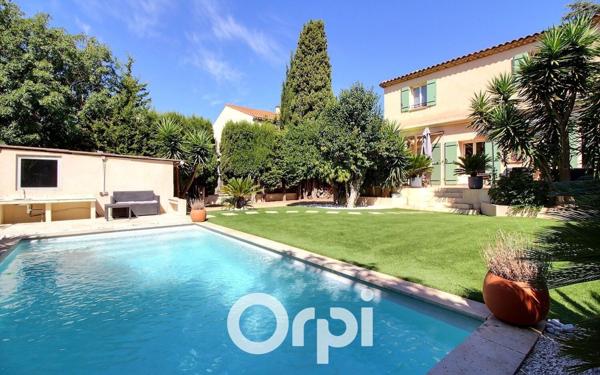 Maison à vendre    4 pièces • 113 m2 Marseille 12