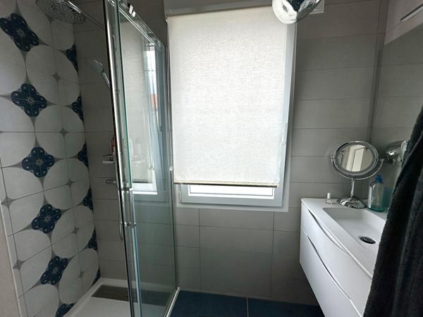 Orvault - Gaudinière : En VENTE ! Maison de 144 m² rénovée avec goût, 4 chambres, sur une parcelle de 402 m², beau jardin sans vis à vis. Maison coup de coeur !