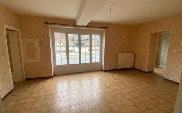 Maison à vendre    6 pièces • 120 m2 La Ferrière-Bochard