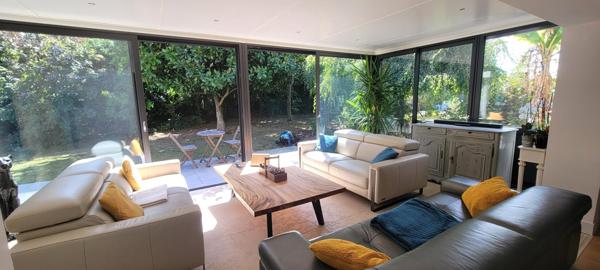 À 5 minutes de Bayeux – Propriété familiale de charme avec dépendance en pierre, double garage et terrain de 2 000 m²