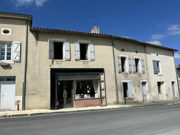 Maison à vendre |  Montboyer |  8 pièces | 230 m²