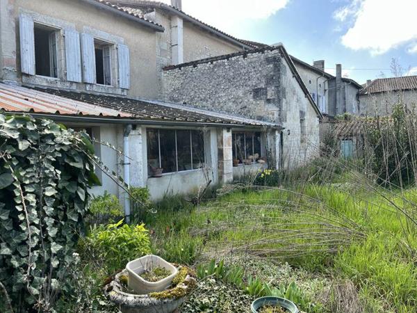 Maison à vendre |  Montboyer |  8 pièces | 230 m²