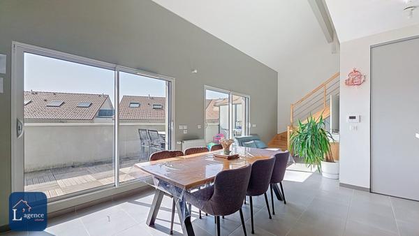 Magnifique Duplex T4 121m² Dernier étage Terrasse 30m² Garage Place de parking