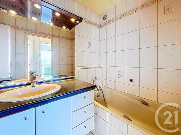 Appartement F4 à vendre  4 pièces - 80,69 m 2   MONTBELIARD  - 25