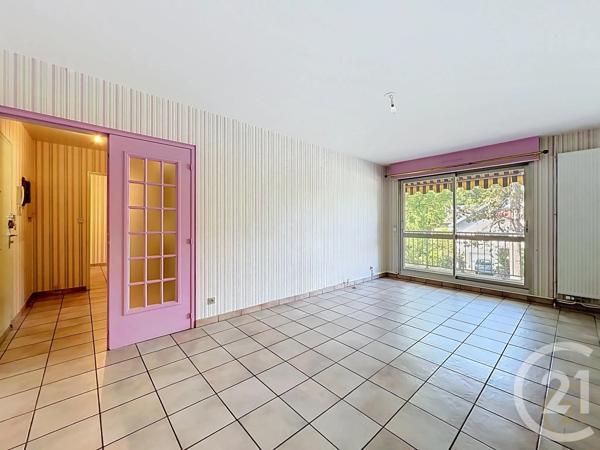Appartement F4 à vendre  4 pièces - 80,69 m 2   MONTBELIARD  - 25