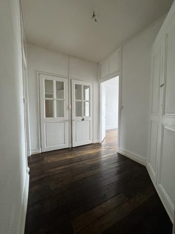 Très bel appartement de charme de plus de 68 m² en hyper-centre de Montmorillon
