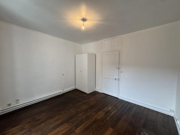 Très bel appartement de charme de plus de 68 m² en hyper-centre de Montmorillon