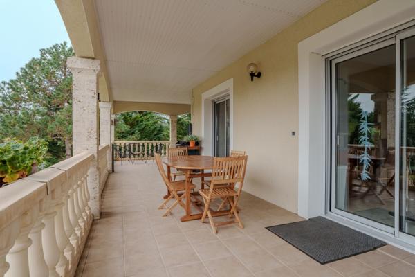 Belle maison familiale à la campagne avec piscine et grand jardin
