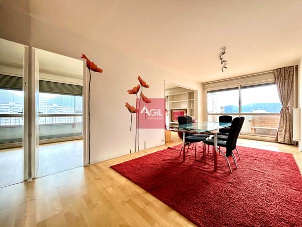 GRENOBLE - Avenue de Constantine : T4 au 8ème étage avec balcons et cave.