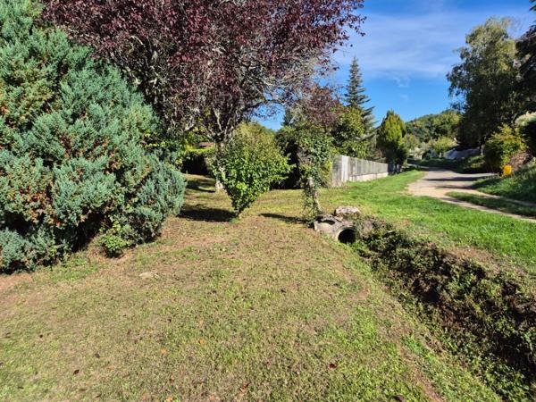 Superbe emplacement, 3000 m2, secteur calme, commerces et écoles en proximité