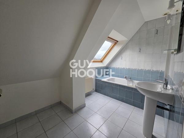 MAISON À LOUER DE 4 PIÈCES DE 120,00 M²