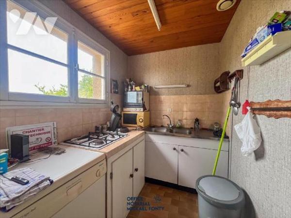 Située à deux pas du centre ville de Gouville sur mer et à seulement quelques minutes des plage...