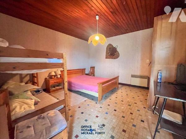 Située à deux pas du centre ville de Gouville sur mer et à seulement quelques minutes des plage...