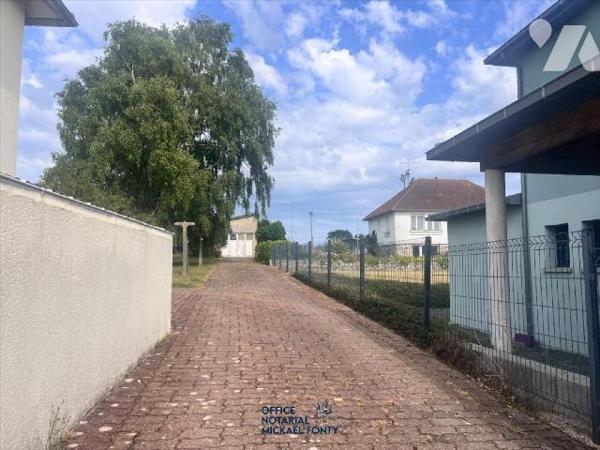 Située à deux pas du centre ville de Gouville sur mer et à seulement quelques minutes des plage...