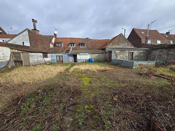 Maison  350 m2 à rénover, jardin et hangar