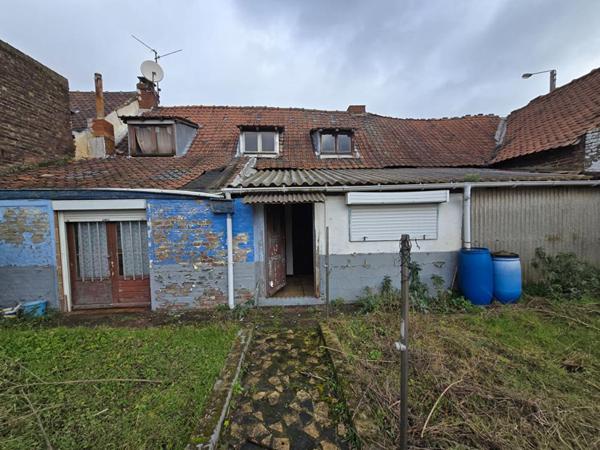 Maison  350 m2 à rénover, jardin et hangar