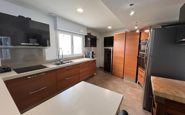 Maison à vendre    5 pièces • 170 m2 Dax