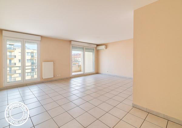 À vendre – Grenoble, secteur Gare – Appartement avec terrasse et vue dégagée