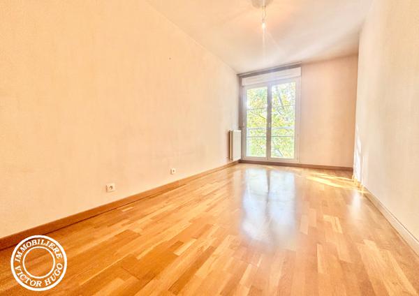 À vendre – Grenoble, secteur Gare – Appartement avec terrasse et vue dégagée