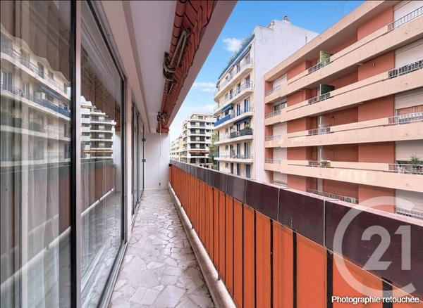 Appartement F3 à vendre  3 pièces - 65,80 m2 ANTIBES - 06