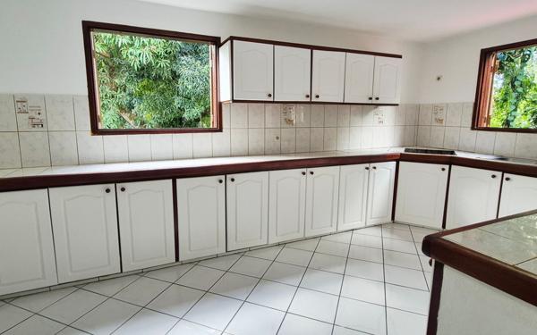 Maison à louer    3 pièces • 94,64 m2 Les Abymes