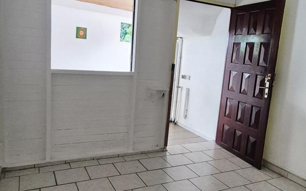 Maison à louer    3 pièces • 94,64 m2 Les Abymes