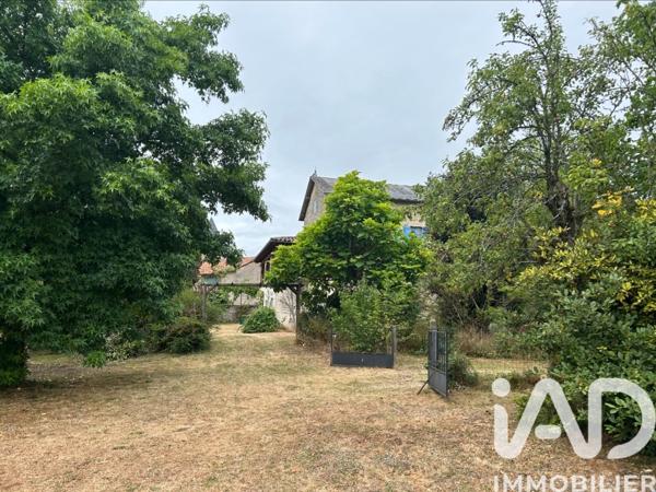 Maison à vendre 8 pièces 146 m² Sousceyrac-en-Quercy