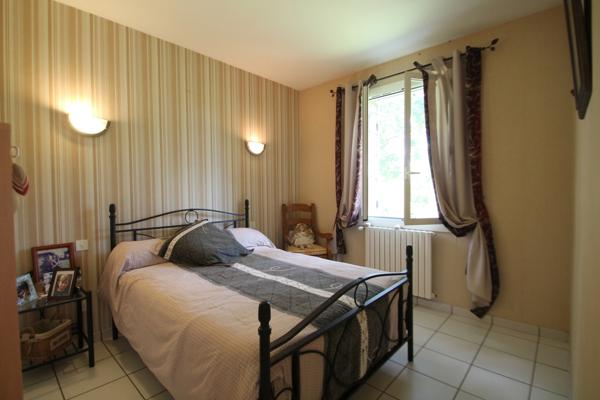 Maison à vendre 5 pièces proche de CASTELJALOUX (47)-3 chambres-garage 80m²-terrain 3930m²