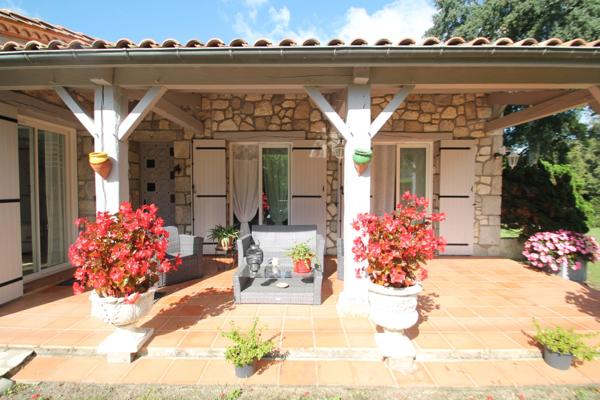 Maison à vendre 5 pièces proche de CASTELJALOUX (47)-3 chambres-garage 80m²-terrain 3930m²