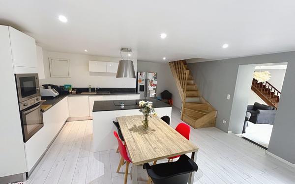 Maison à vendre    8 pièces •  Jurançon