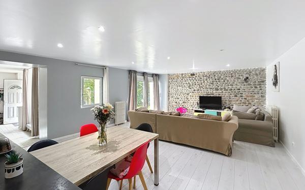 Maison à vendre    8 pièces •  Jurançon