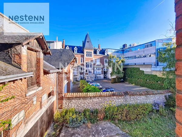 Orléans RUE DE LA BRETONNERIE - Emplacement exceptionnel - Quartier d'affaires - Appartement 3 pièces - Place de stationnement - Gare d'Orléans à 5 minutes à pied - Toutes les commodités à pied !