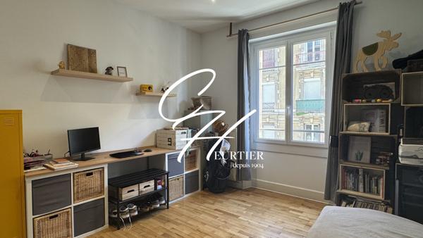 Grenoble - T3 + C de 76m² entièrement rénové