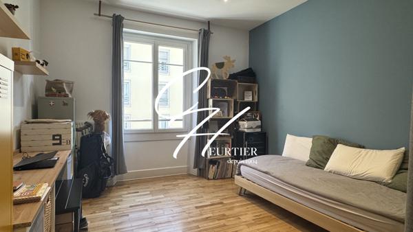 Grenoble - T3 + C de 76m² entièrement rénové
