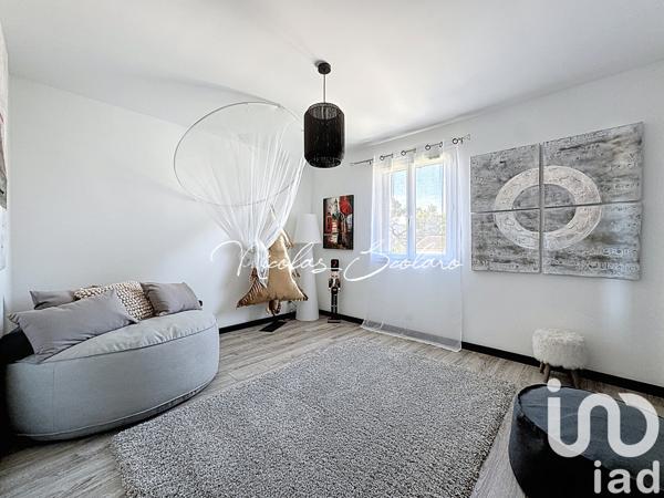 Maison à vendre 5 pièces 188 m² Cabrières-d'Avignon