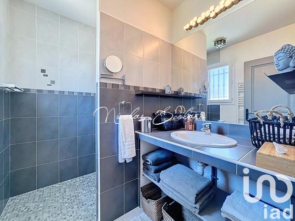 Maison à vendre 5 pièces 188 m² Cabrières-d'Avignon