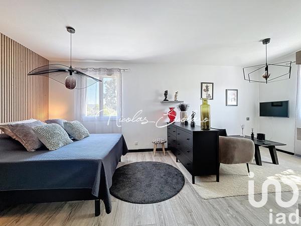 Maison à vendre 5 pièces 188 m² Cabrières-d'Avignon