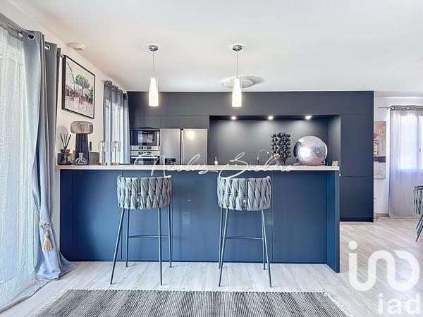 Maison à vendre 5 pièces 188 m² Cabrières-d'Avignon