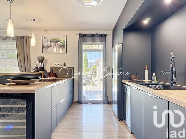 Maison à vendre 5 pièces 188 m² Cabrières-d'Avignon
