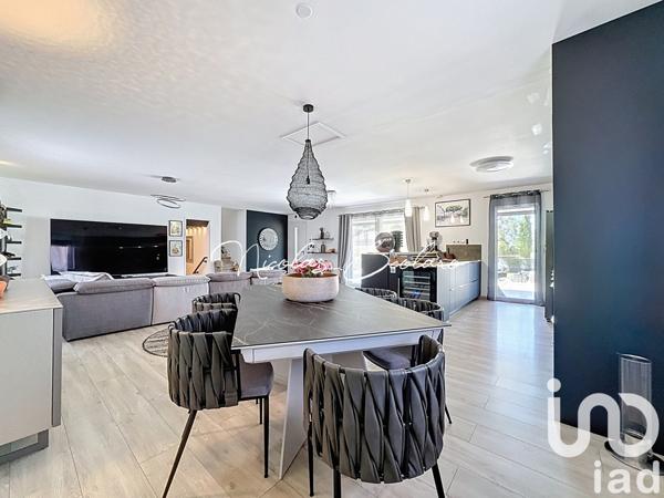 Maison à vendre 5 pièces 188 m² Cabrières-d'Avignon