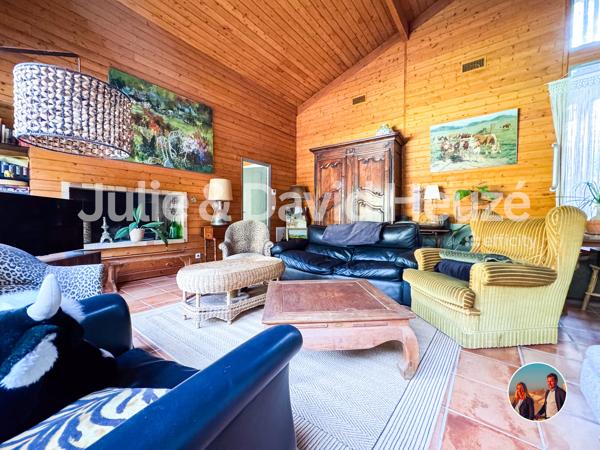 Maison
         5 pièces
        - 120 m² Bien prestige 890 000 € *